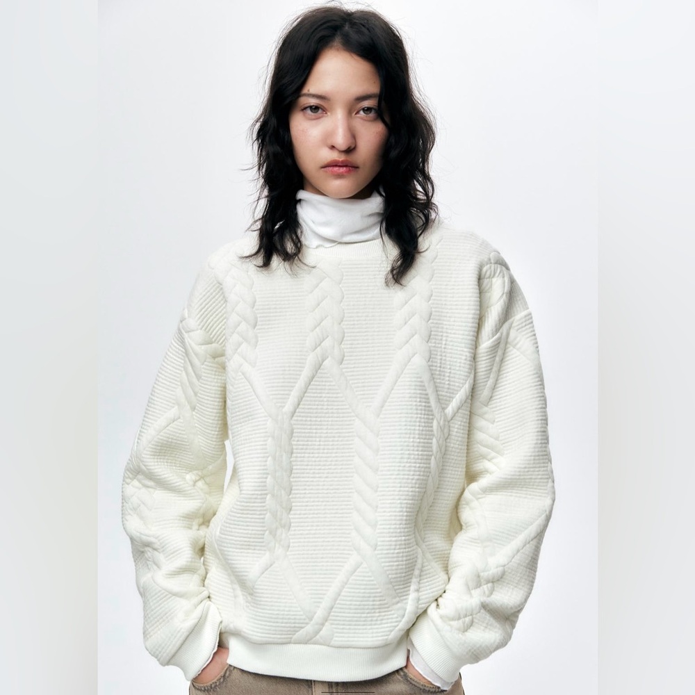 Zara size Small off white pearl quilted sweatshirt.